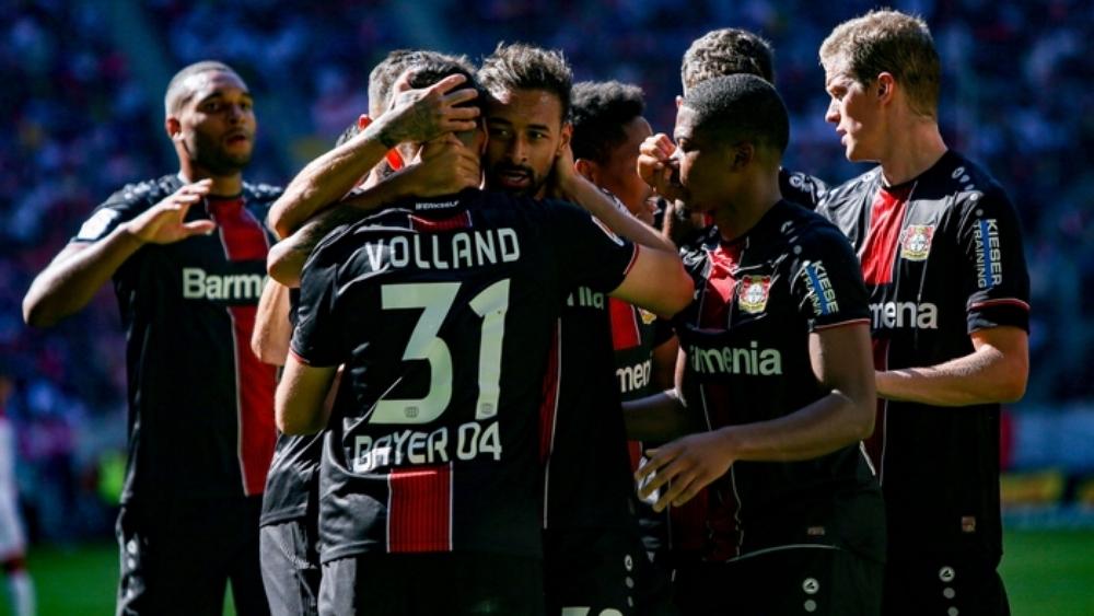 باير ليفركوزن يزاحم دورتموند في صدارة البوندسليجا