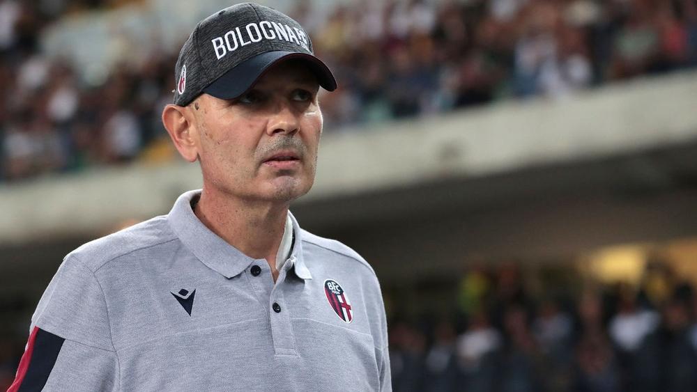 مدرب بولونيا ميهايلوفيتش يغادر المستشفى منهيا المرحلة الأولى من علاج سرطان الدم