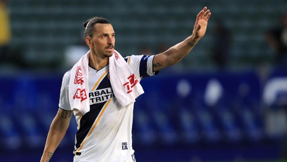 سولشاير يفتح الباب أمام عودة إبراهيموفيتش لمان يونايتد