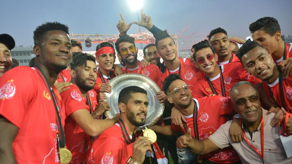 الوداد يخوض أولى مبارياته الرسمية بقميصٍ يحمل نجمتيْن