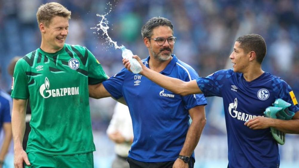 مدرب شالكه: "حاريث يعمل بشكل رائع.. إنه جيد بشكل لا يُصدق"