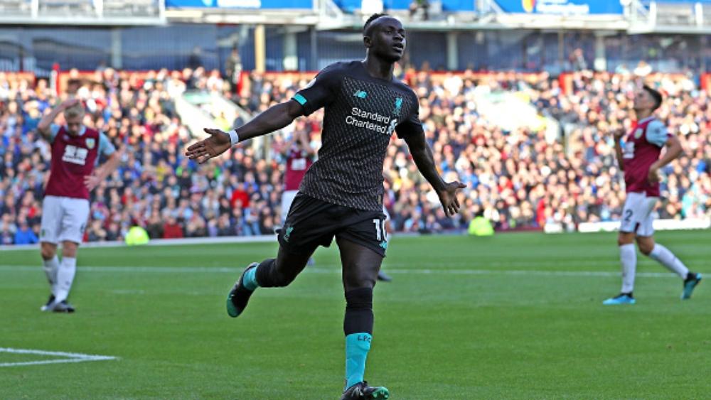 ليفربول يواصل مسيرة الانتصارات ويعتلي الصدارة