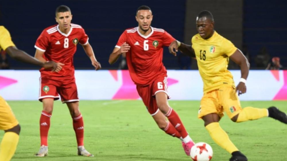 إصابة نصير مزراوي تؤرق بال الطاقم الفني لأياكس أمستردام