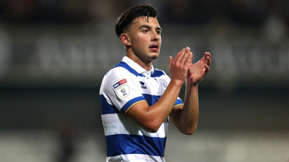 المغربي شاعر يقترب من تمديد عقده مع كوينز بارك رينجرز