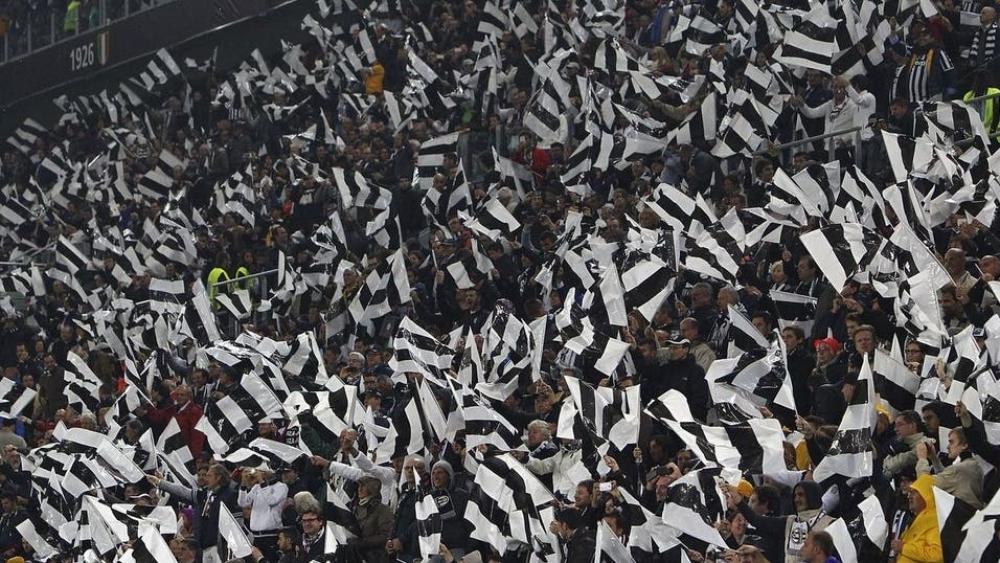 القبض على 12 مشجعاً ليوفنتوس لمحاولة "ابتزاز" النادي