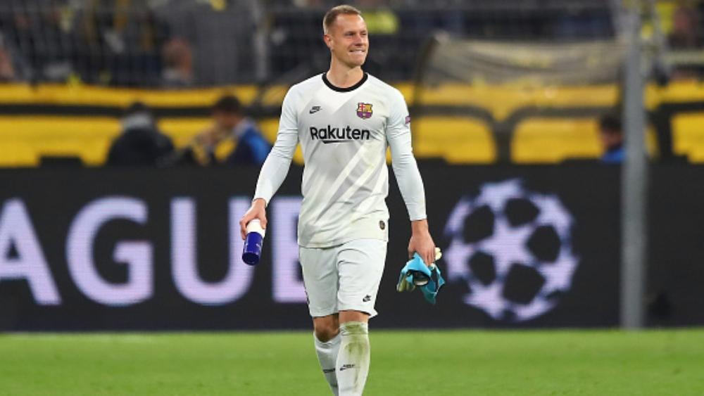 تير شتيغن قام بتوصيل رسالته أمام دورتموند .. وكاسياس يحتفي به