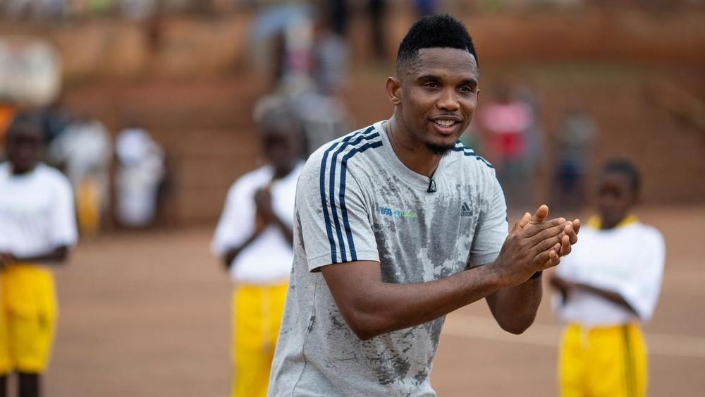 إيتو يكشف إسم أفضل لاعب جاوره.. ويُمازح تشافي: "سأقتله إن لم يدرب برشلونة"