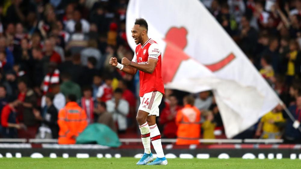 آرسنال يحقق انتصارًا دراميًا على أستون فيلا