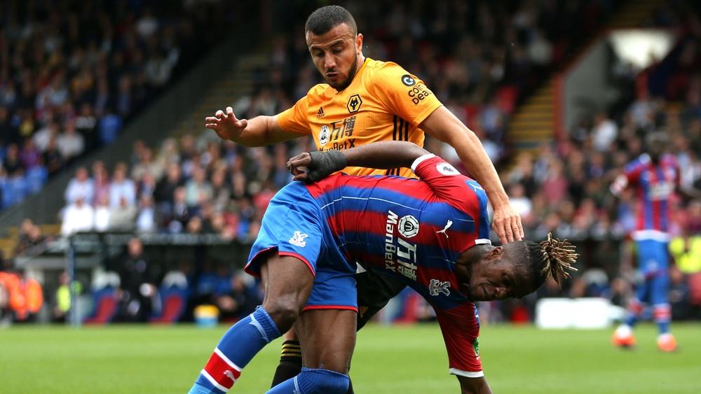 رومان سايس ثامن مغربي يُطرد في تاريخ "الدوري الإنجليزي الممتاز"