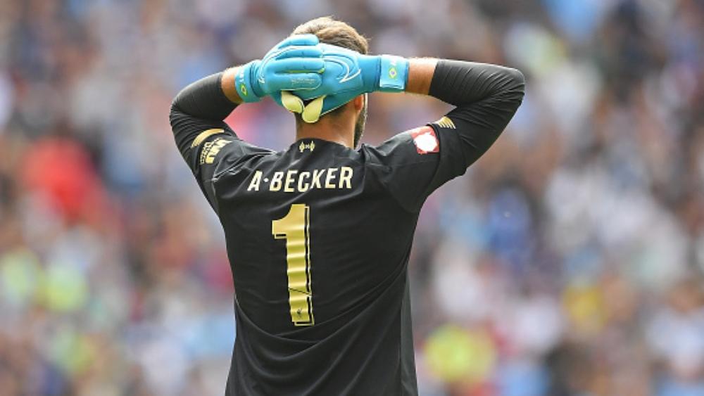 تدريبات ليفربول تستعد لاستقبال أفضل حارس في العالم