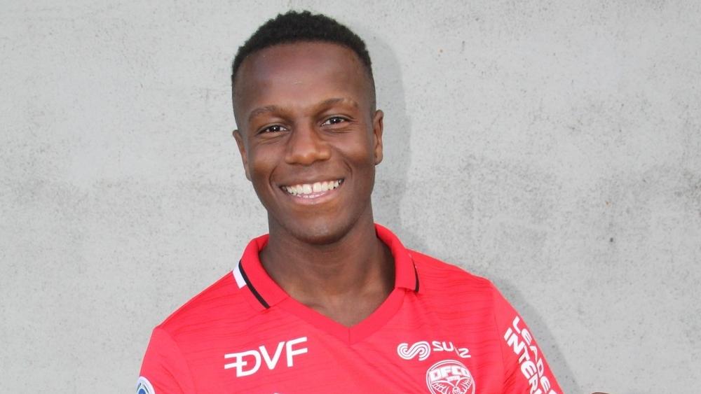 منديل: "بييلسا طردني من الفريق الأول لـ"ليل" .. وأود العودة للمنتخب الوطني"