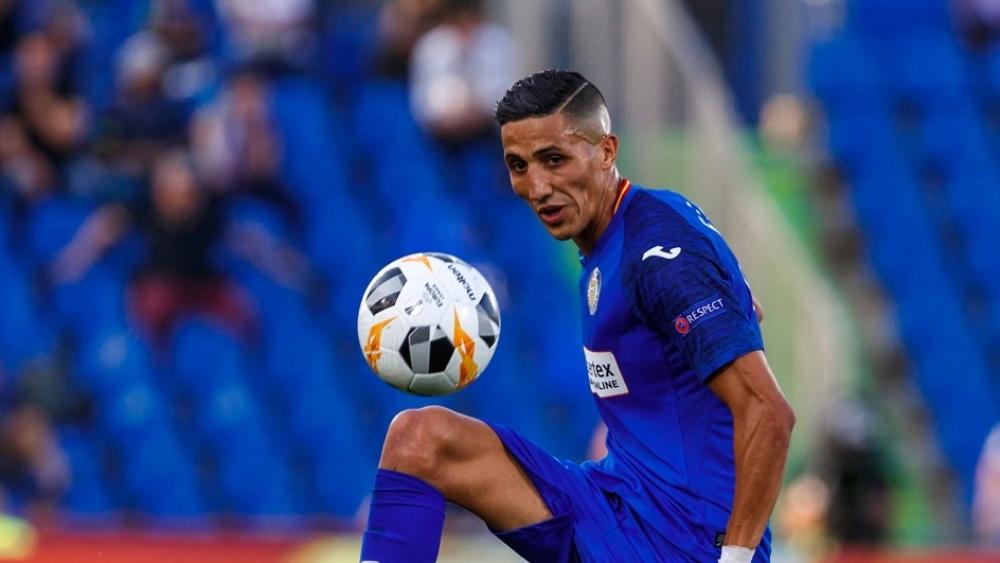 فيصل فجر يبدأ مواجهة برشلونة على مقاعد البدلاء