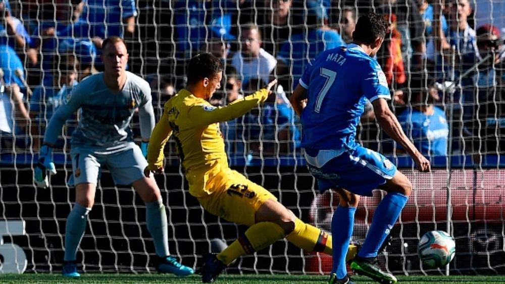 تير شتيغن يصنع هدفًا .. ويساهم في إنهاء "نحس" برشلونة خارج الكامب نو