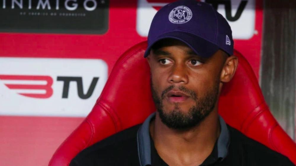 فترة العسل تنتهي بين جماهير أندرلخت وكومباني بعد المطالبة بإقالته