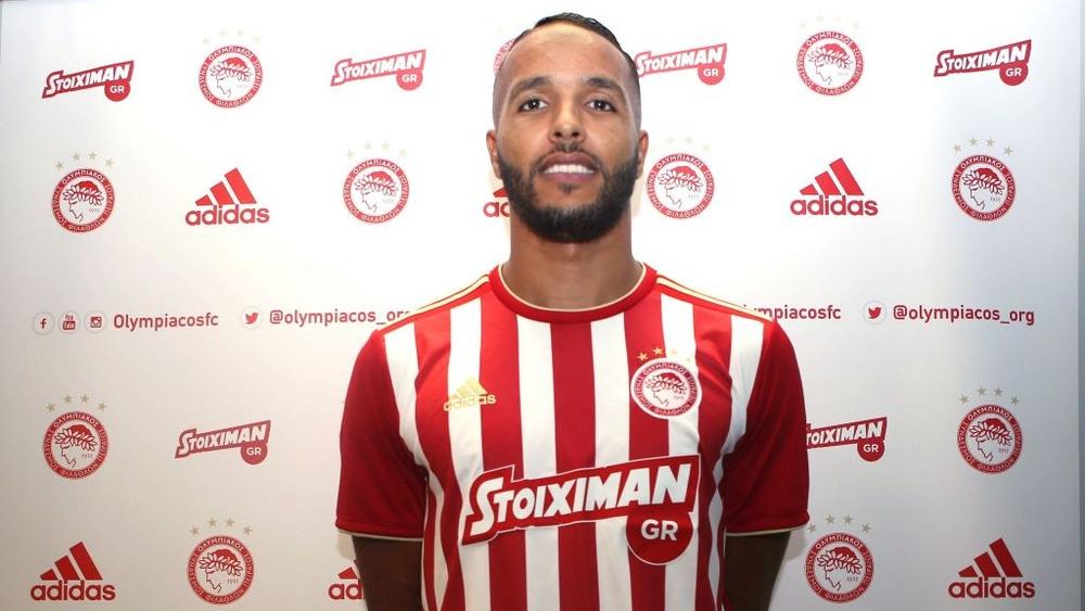 العربي يُشارك لخمس دقائق في مباراةٍ خسرها أولمبياكوس بثلاثية