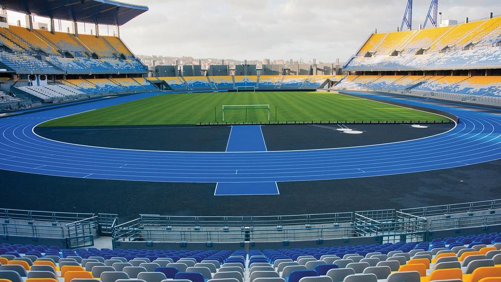 صدام المنتخبين الليبي و التونسي للاعبين المحليين على أرضية ملعب طنجة الكبير