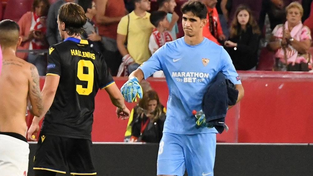 بونو يتحدث عن ظهوره الأول مع إشبيلية.. ويؤكد: "سنواجه برشلونة بنفس الطموح"