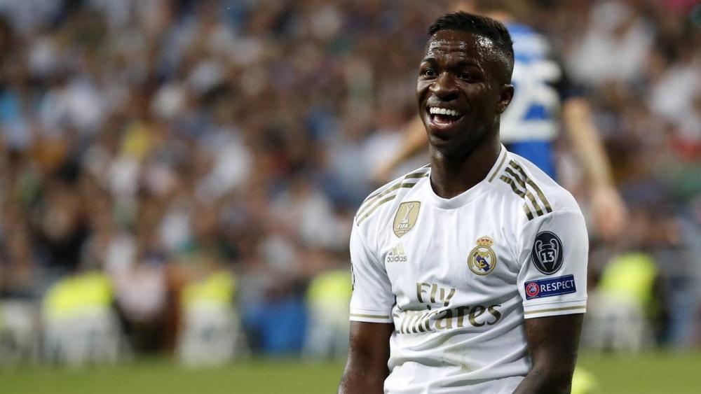 زيدان يستبعد كورتوا وفينيسيوس ويُعيد إيسكو ورودريجو ضد غرناطة