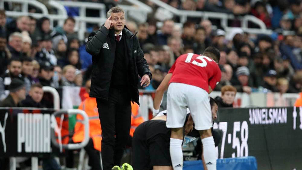 سولسكاير لا يعرف متى سيعود مان يونايتد لسابق عهده!