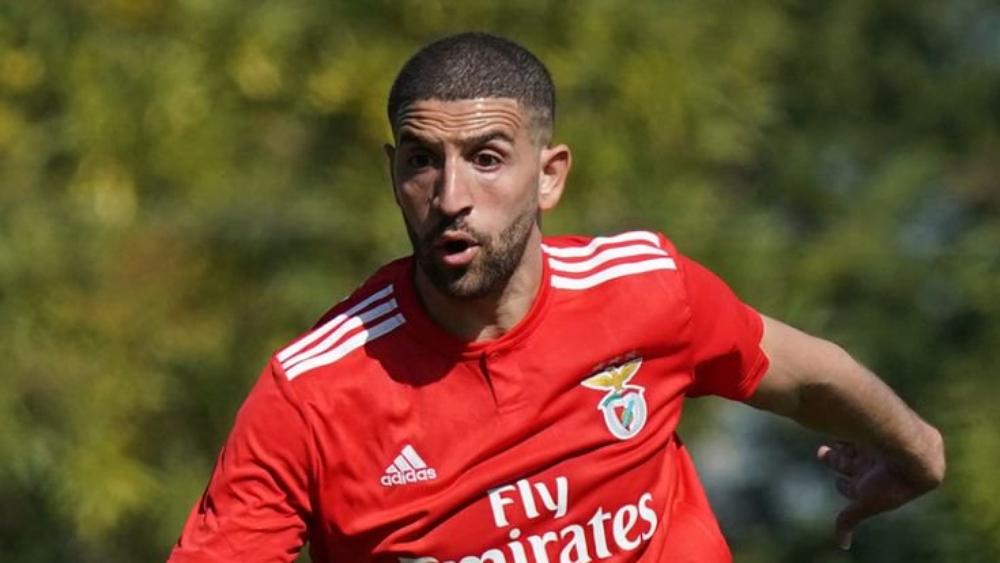 عادل تاعرابت ينضم إلى معسكر المنتخب الوطني بشهادة طبية