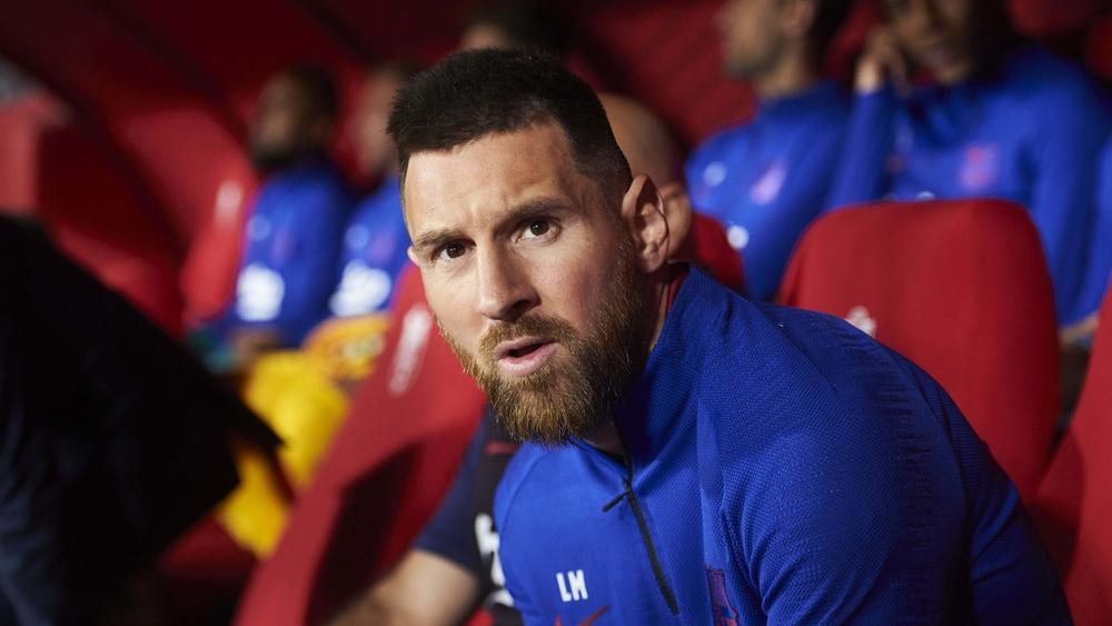 ميسي يعترف لأول مرة: "بسبب تهمة التهرب الضريبي فكرت في الرحيل عن برشلونة"