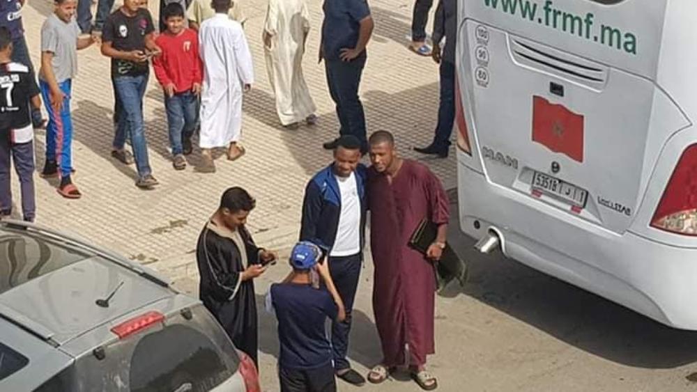 لاعبو المنتخب الوطني المحلي يؤدون صلاة الجمعة بمسجد الحسن الثاني بالسعيدية رفقة لاعبي المنتخب الليبي