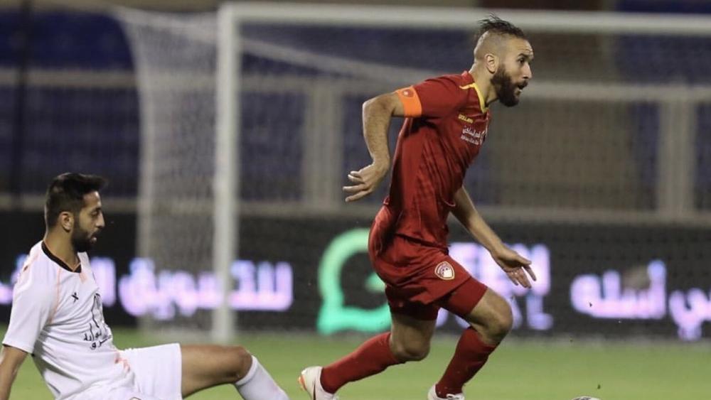 الإصابة تُبعد المغربي حدراف عن مباراة ضمك والهلال