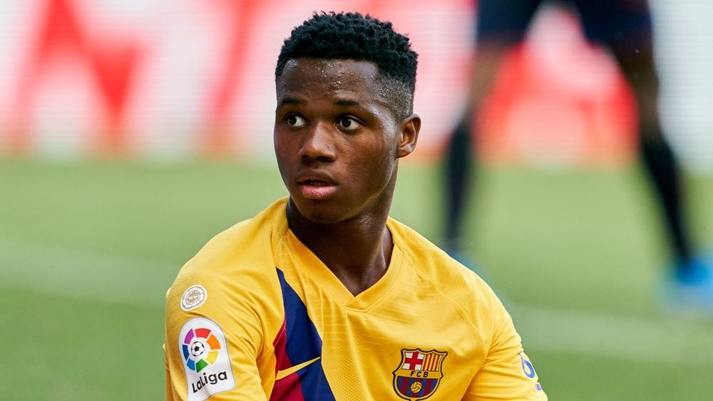 برشلونة يسعى لـ"تحصين" أنسو فاتي برفع شرطه الجزائي إلى 200 مليون يورو