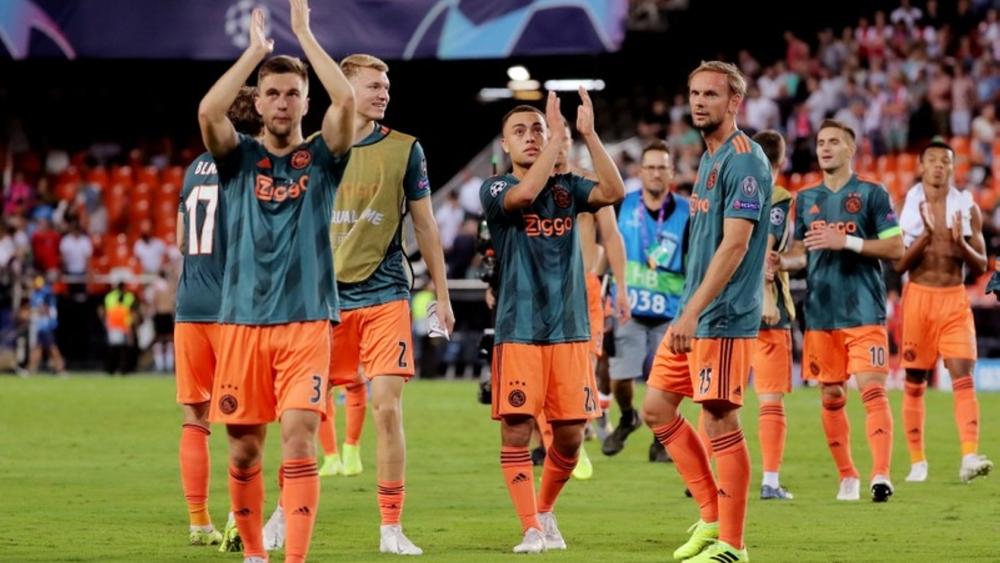 الاتحاد الأوروبي يعاقب أياكس قبل لقاء تشيلسي