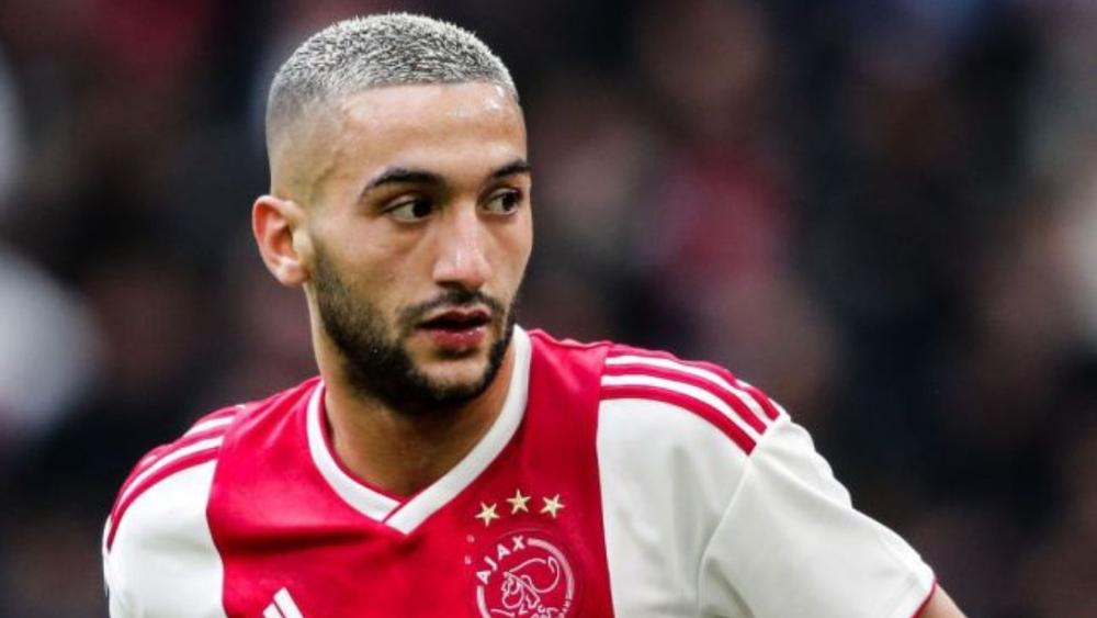 زياش: "لا أستبعد إنهاء مسيرتي في أياكس .. ووالدتي مصدر قوتي"