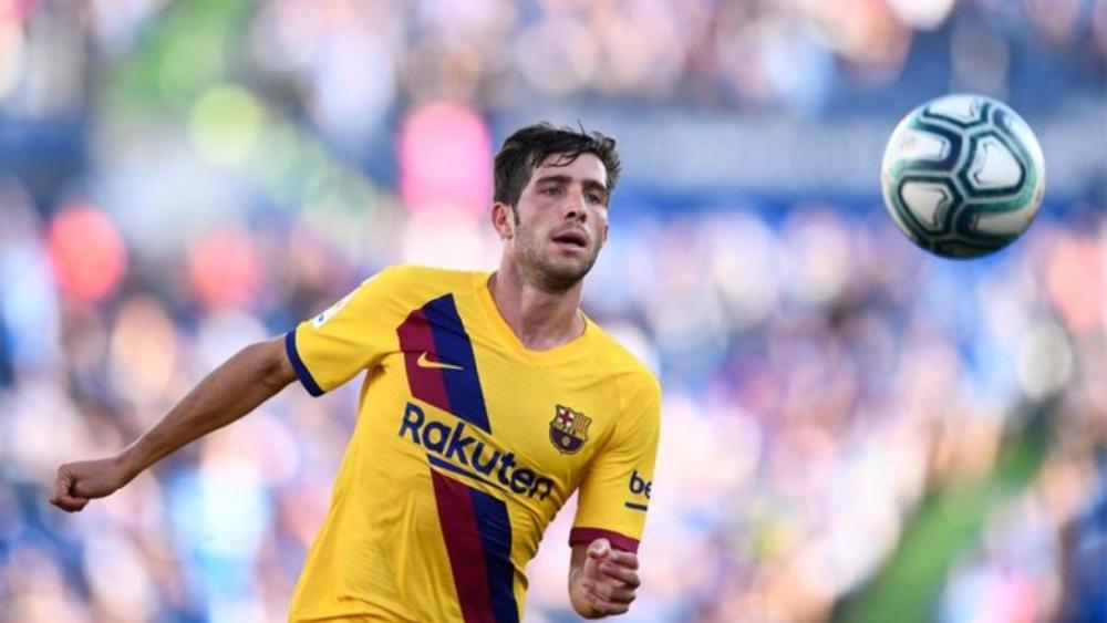 سيرجي روبيرتو خرج مصابا في الركبة في انتظار الفحوصات لتحديد مدة غيابه