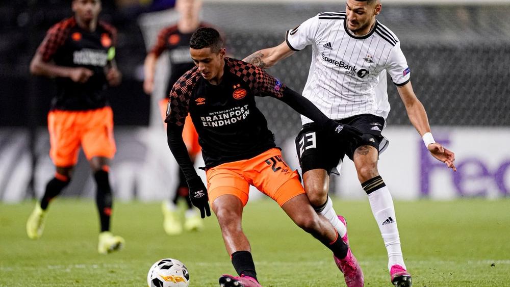 الاتحاد الهولندي: "المدرب كومان على تواصل مع محمد إيحاتارن"