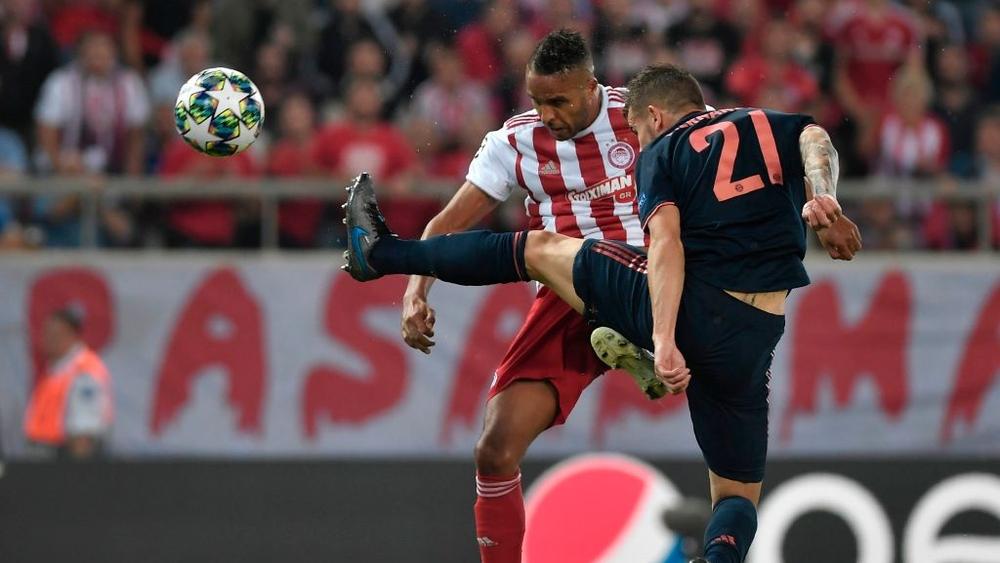 يوسف العربي يهز شباك بايرن ميونيخ..والإشادات تتقاطر على صاحب الـ"32 ربيعا" في مواقع التواصل الإجتماعي