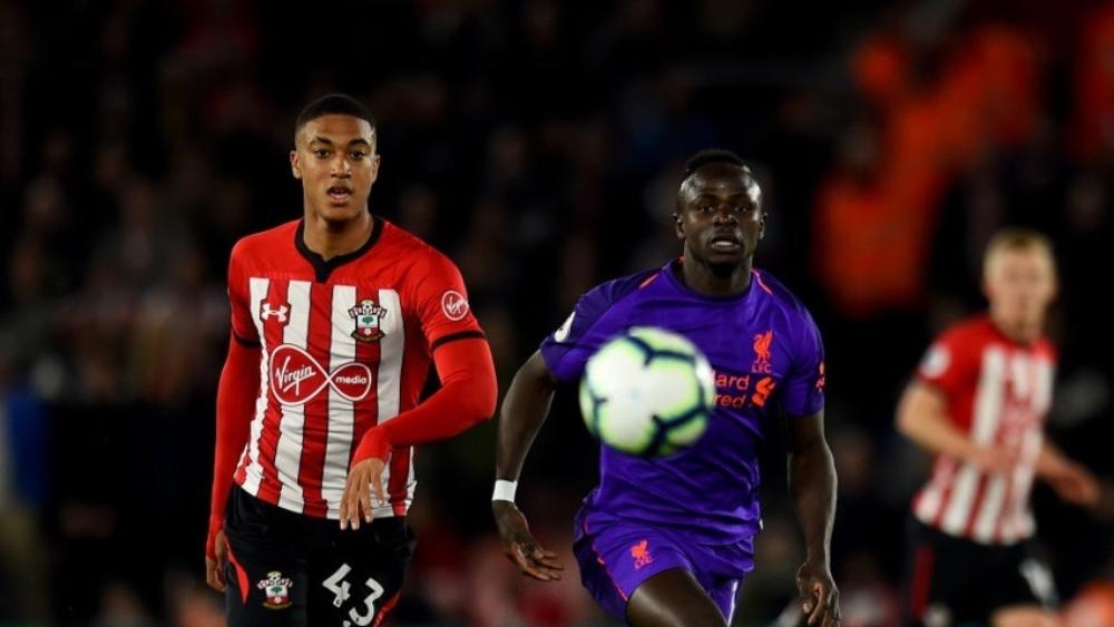 لاعب ساوثهامبتون يعترف أنه مسح حذاء ساديو مانيه للحصول على بعض المال