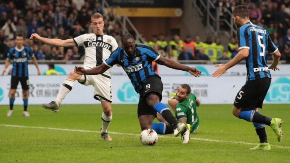 الإنتر يرفض هدية "اقتناص الصدارة".. ويكتفي بالتعادل أمام ضيفه بارما