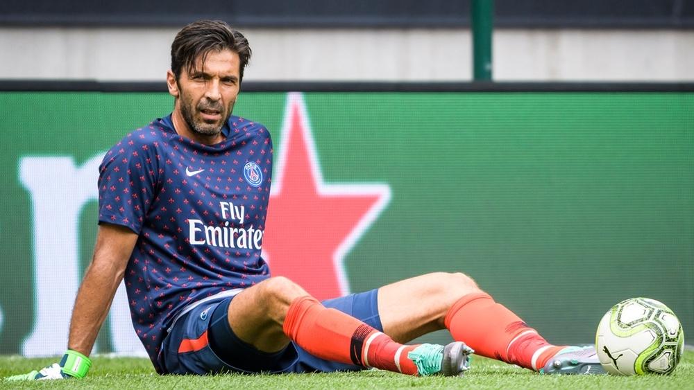 بوفون عن سبب رحيله عن باريس: "ماذا تفعل في باريس لوحدك وعمرك 41 سنة بينما عائلتك تعيش في إيطاليا؟"