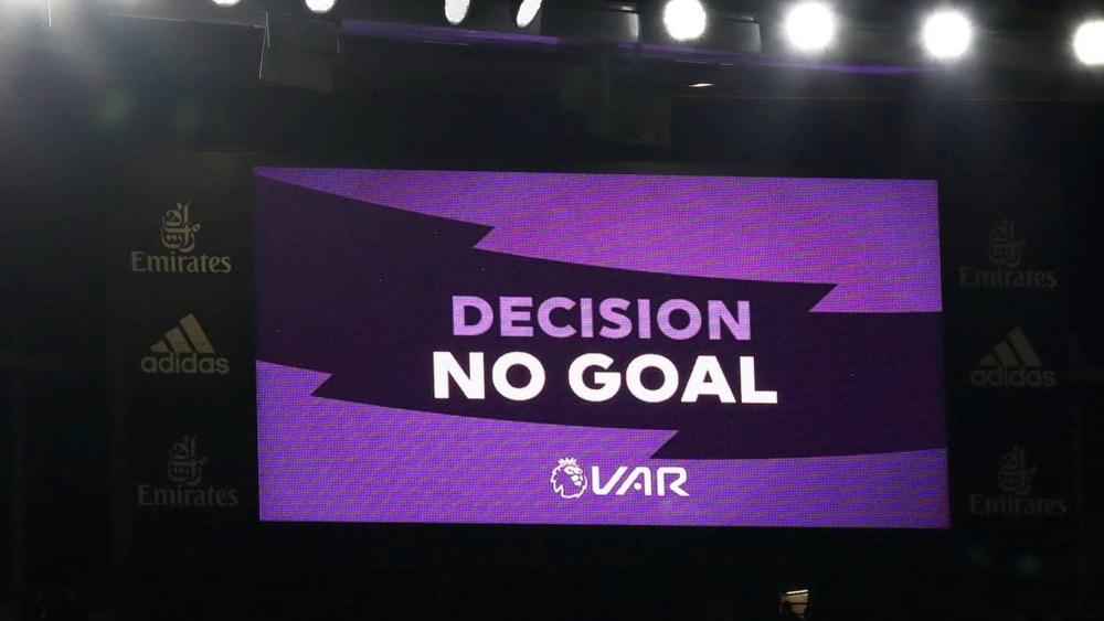 البريميرليج يبتكر طريقة جديدة لتحسين مستوى الـ"VAR"