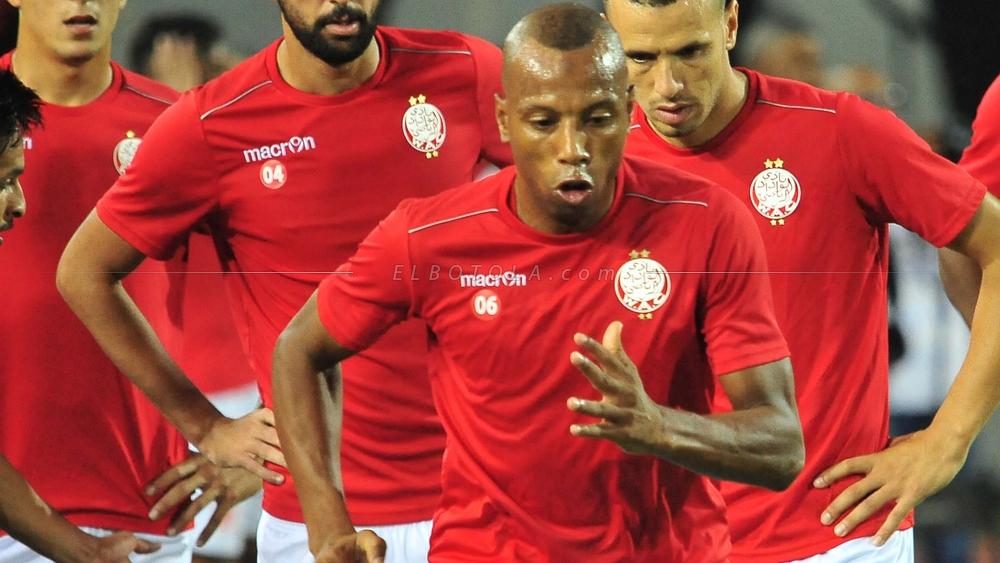 الوداد يخوض حصة تدريبية على أرضية ملعب محمد الخامس استعدادا لمواجهة الرجاء