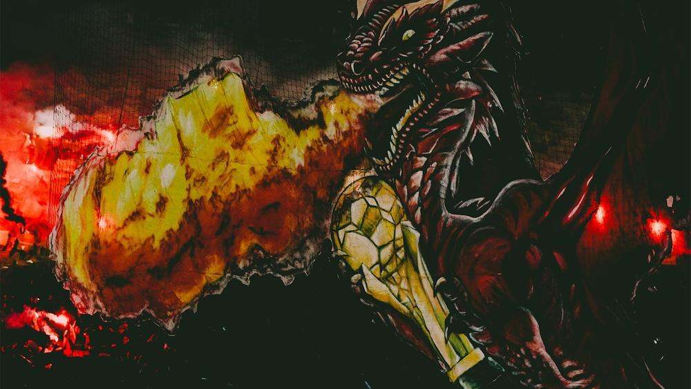 "يوروسبورت": "تنين يشعل النار في الملعب..تيفو مذهل في المغرب"