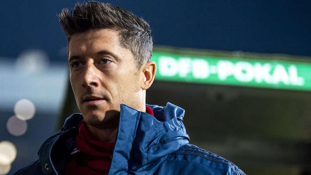 ليفاندوفسكي يحتاج لعملية جراحية.. ومدة غيابه قد تصل لـ10 أيام