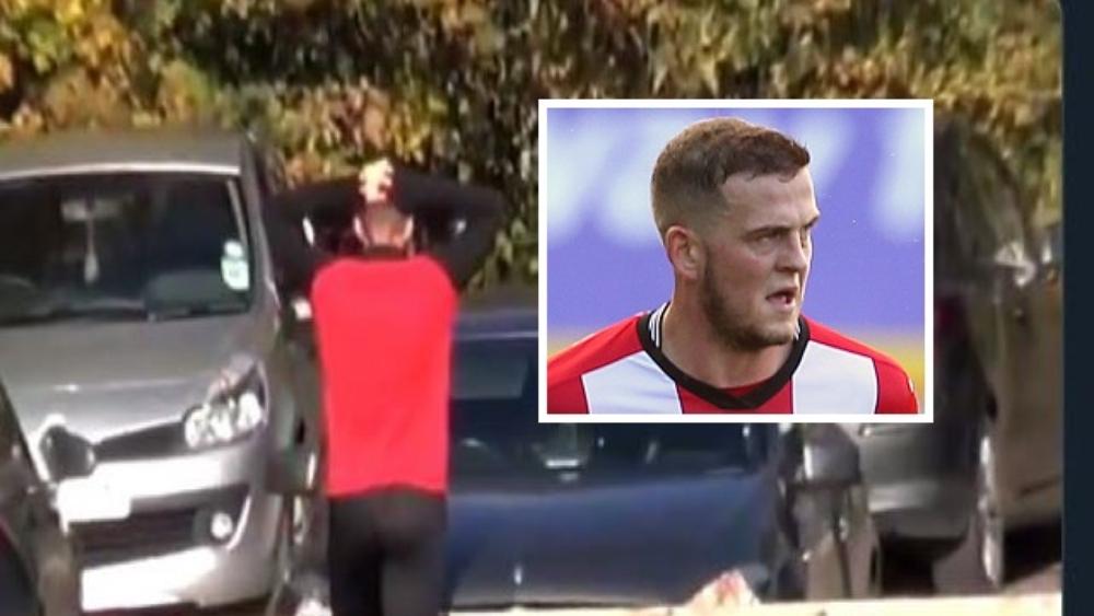 بكرة "طائشة".. لاعب يتسبب في تكسير زجاج سيارته!