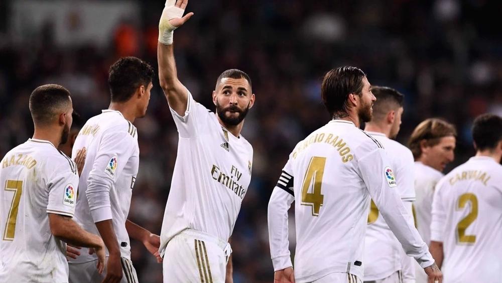 ريال مدريد يكتسح إيبار برباعية ويرتقي إلى صدارة "الليغا"