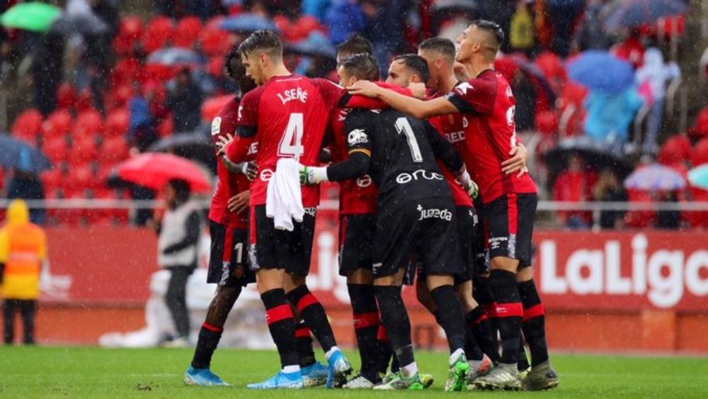 ريال مايوركا يتغلب على فياريال بثلاثية في الليجا