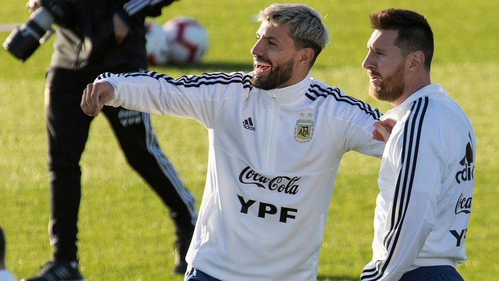 ميسي يخطف الأضواء بعد عودته لتدريبات الأرجنتين