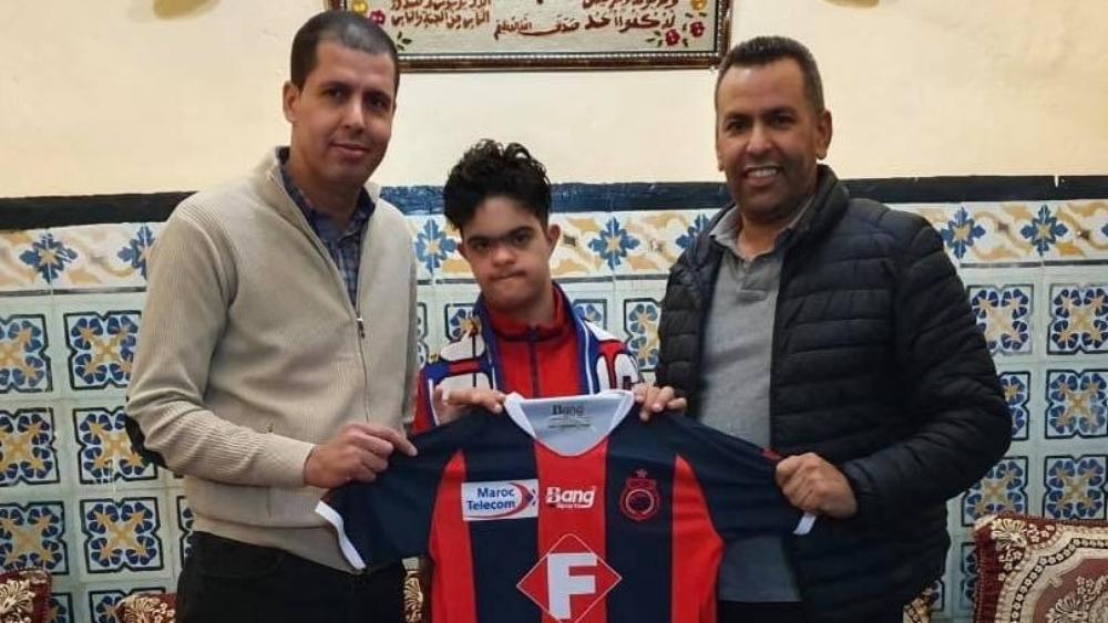 بعد المشجعة زينب..إدارة أولمبيك آسفي تلبي طلب الأنصار بدعوة المشجع "رضا بلوطة" لرحلة تونس