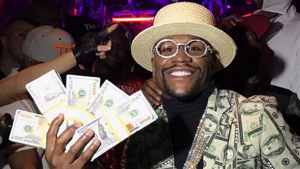 مايويذر يرفض العودة لعالم الاحتراف: "قد أحصل على 10 أو 30 مليون دولار من خلال النزالات الاستعراضية"