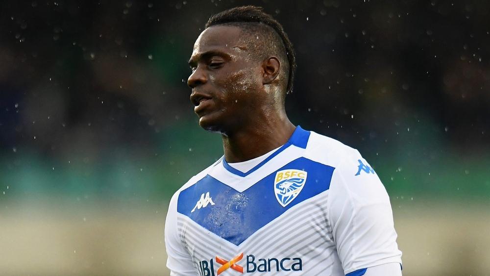 مدرب بريشيا "يطرد" بالوتيلي "المتكاسل" من المران!