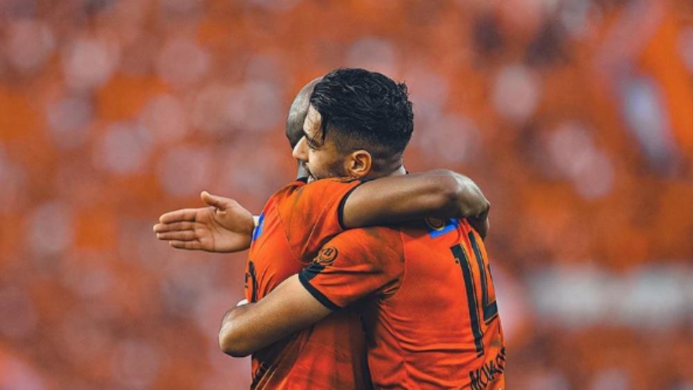 "ديربي الشرق" يكتسي باللون البرتقالي..بانتصار نهضة بركان في قلب وجدة