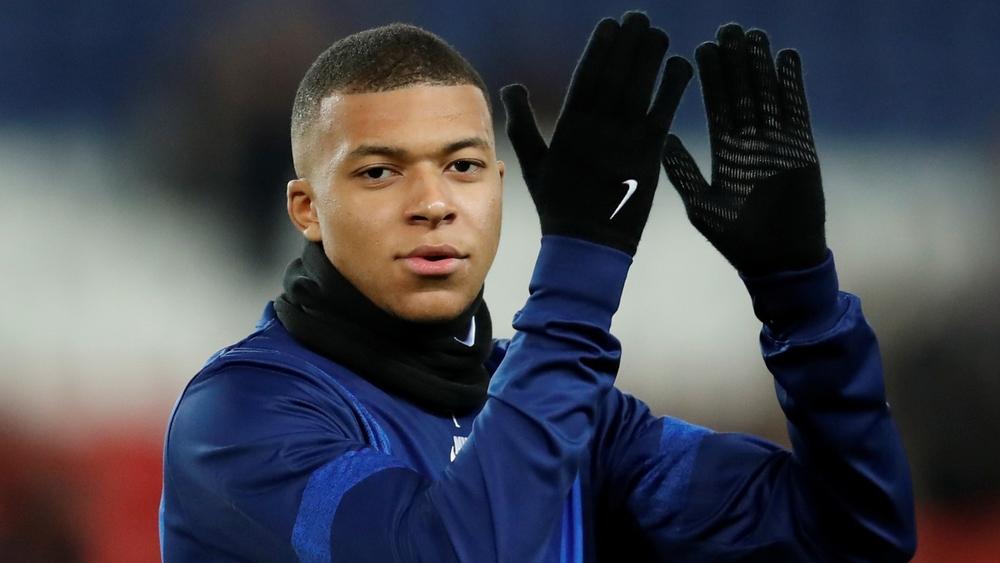 مبابي يتهرب من تمديد عقده مع باريس سان جيرمان