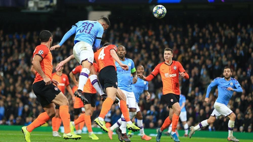 السيتي يكتفي بالتعادل أمام شاختار ويضمن تأهله إلى ثمن النهائي